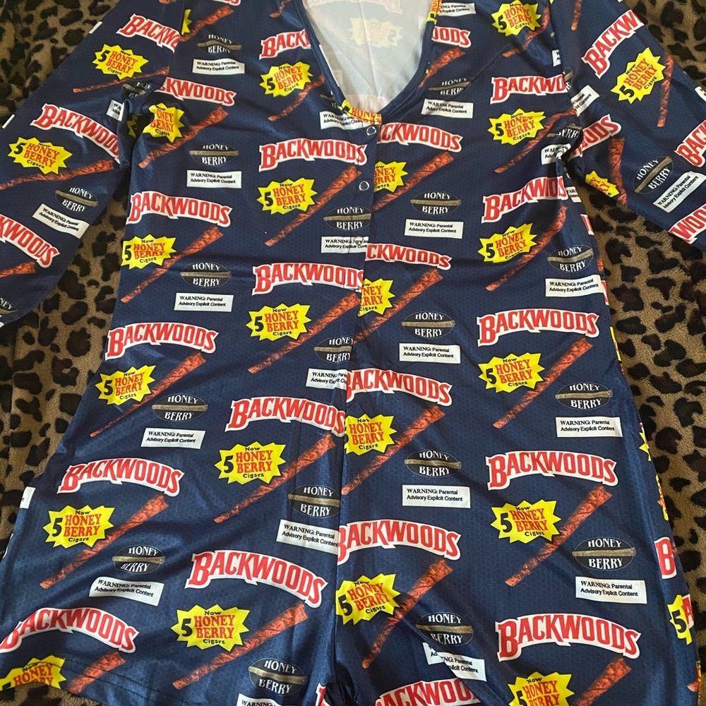 ‼️ BACKWOODS ONESIES ‼️